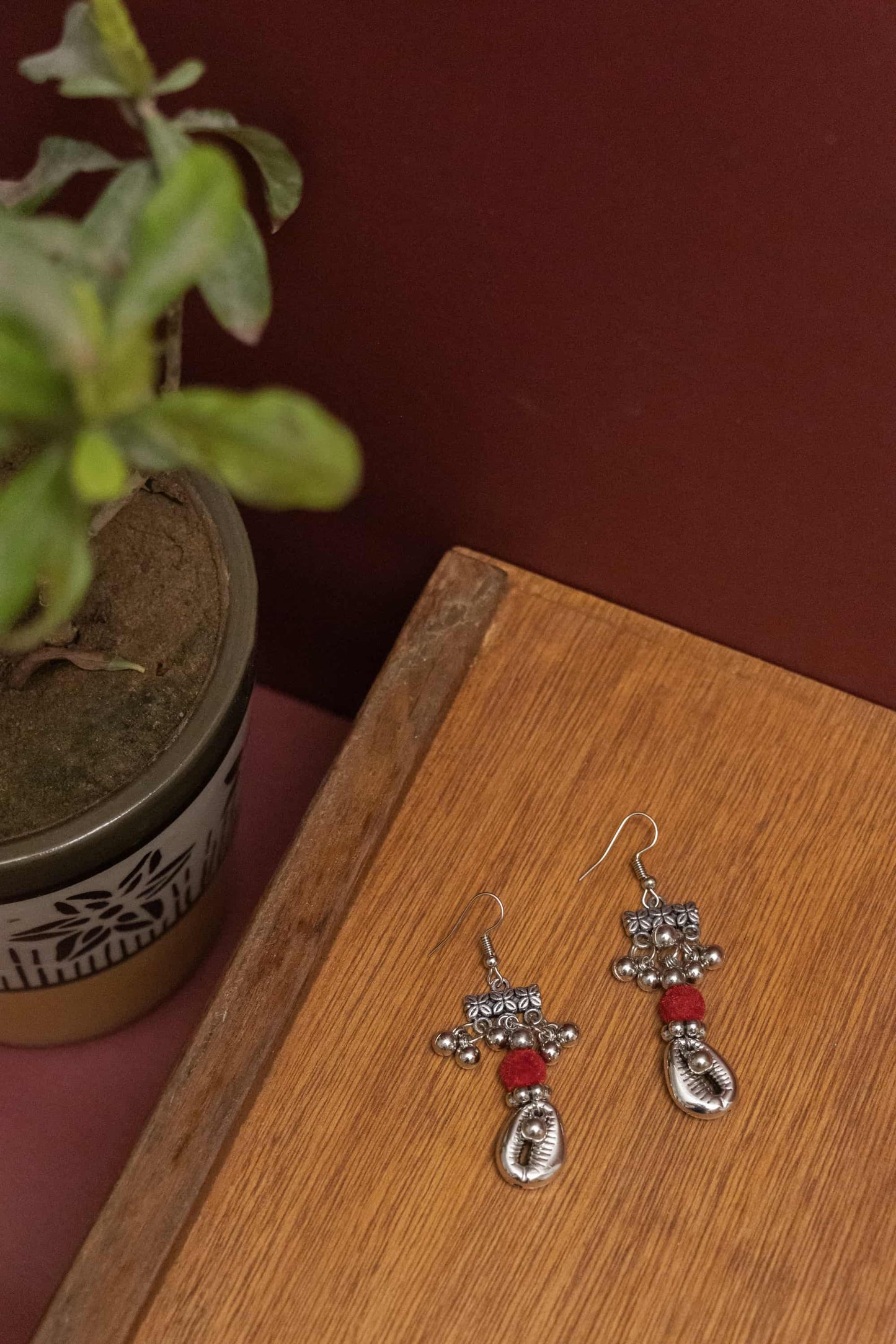 Oxodise Floral Charm with Dangling Silver Kodi