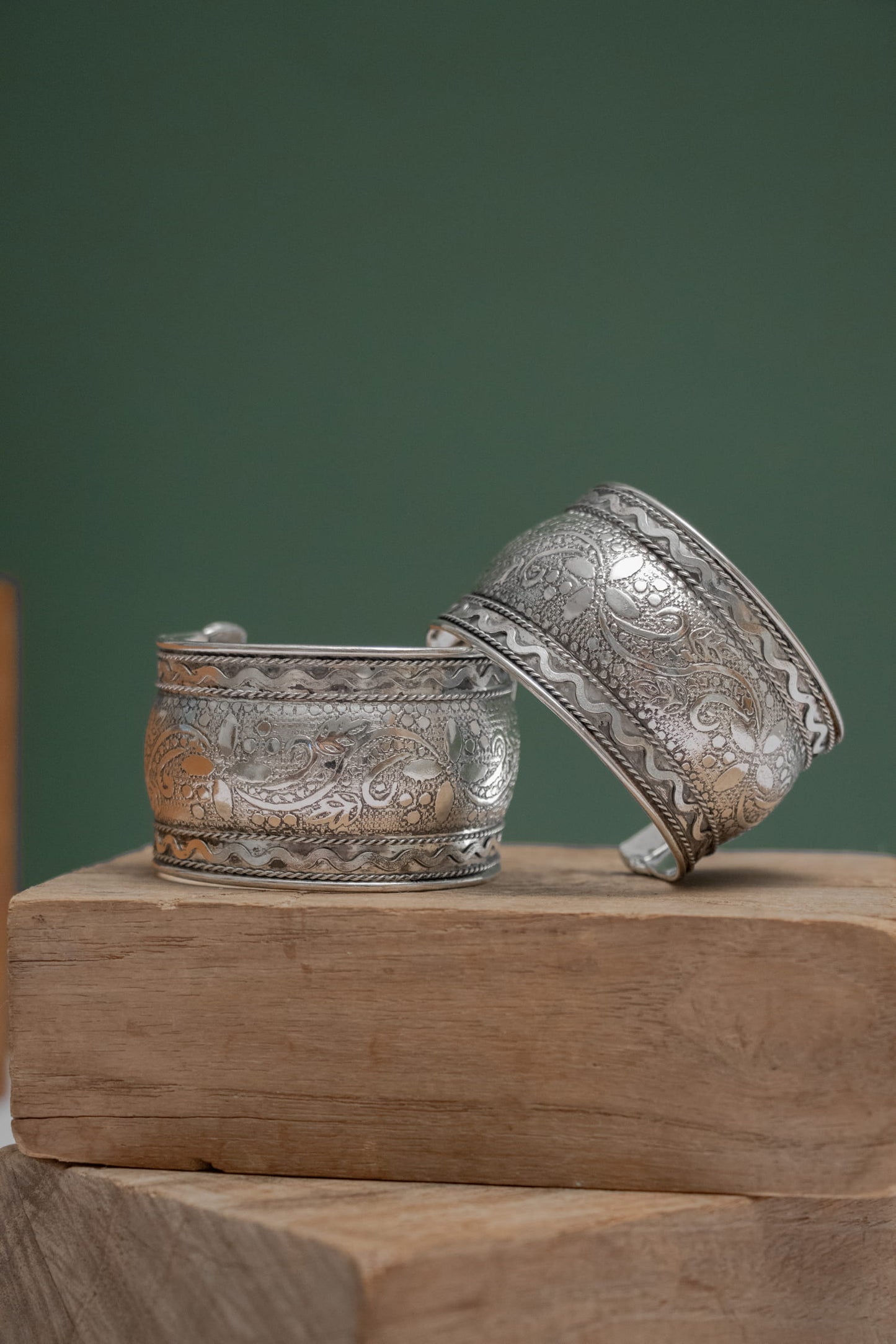 Adjustable Oxodise Traditional Floral Vine Kada