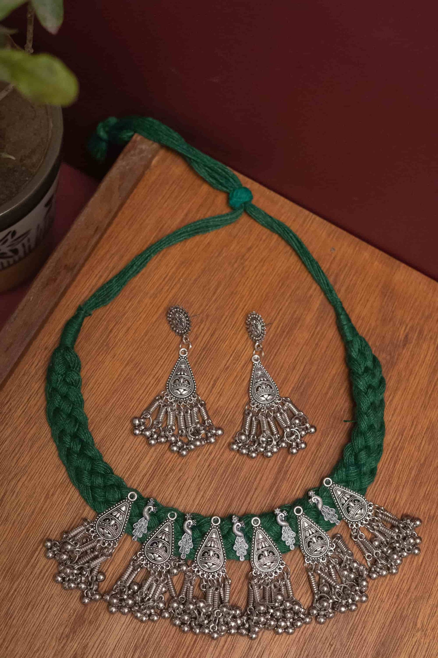Oxodise Choker with Dangling Silver Beads