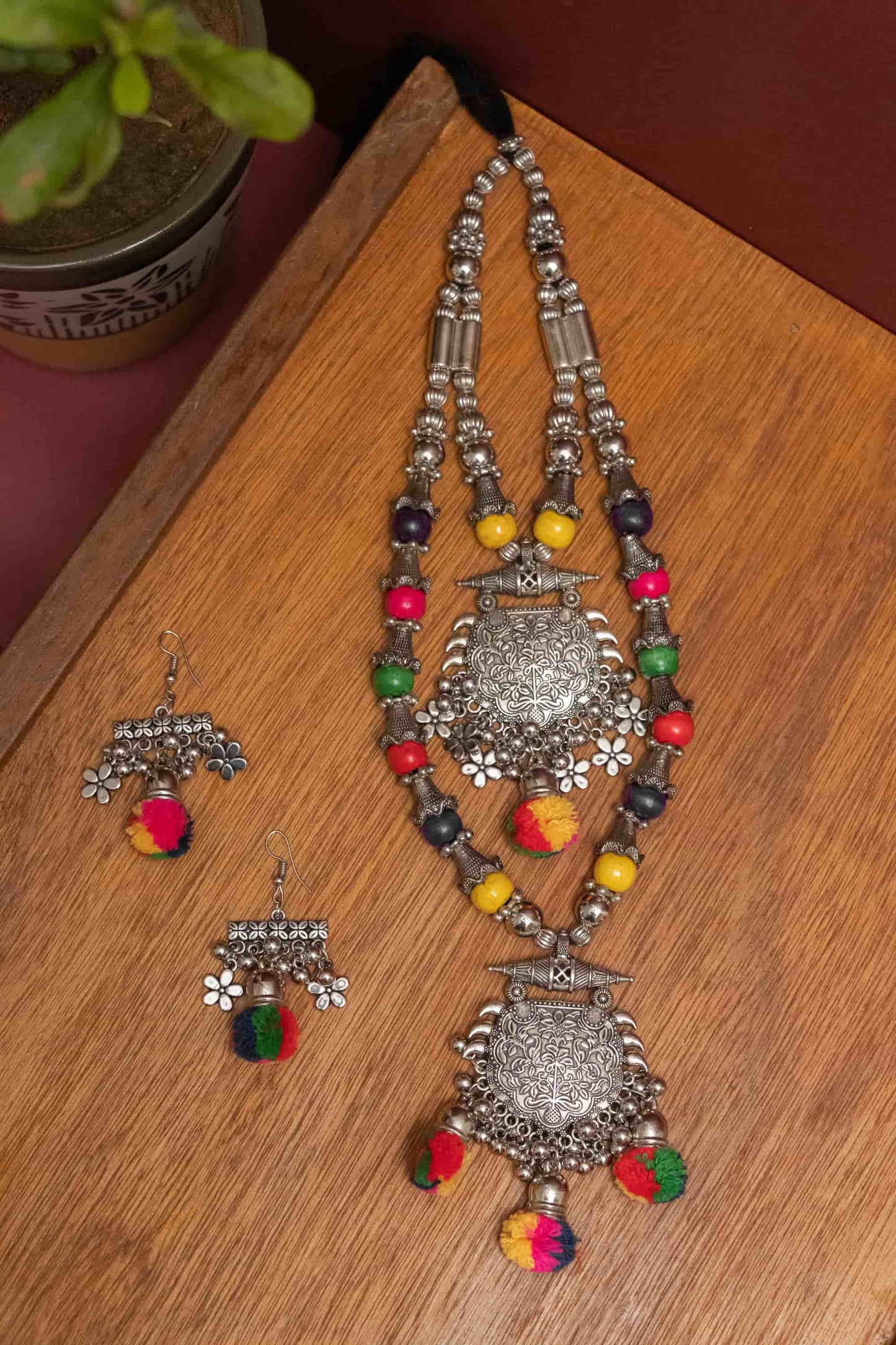 Oxodise Double Layer with Dangling Floral Necklace