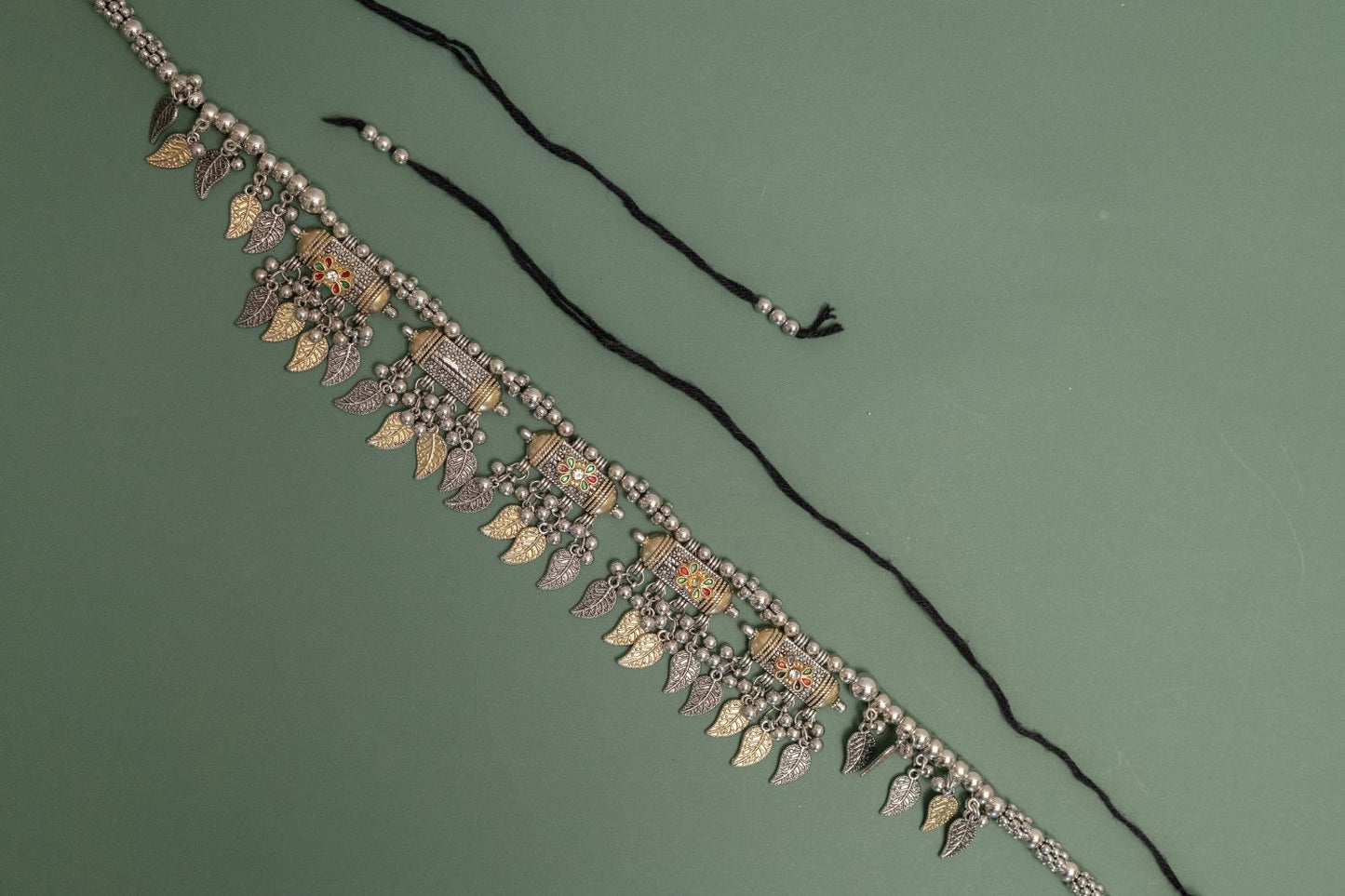 Oxodise Two Tone Belt with Dangling Leaves