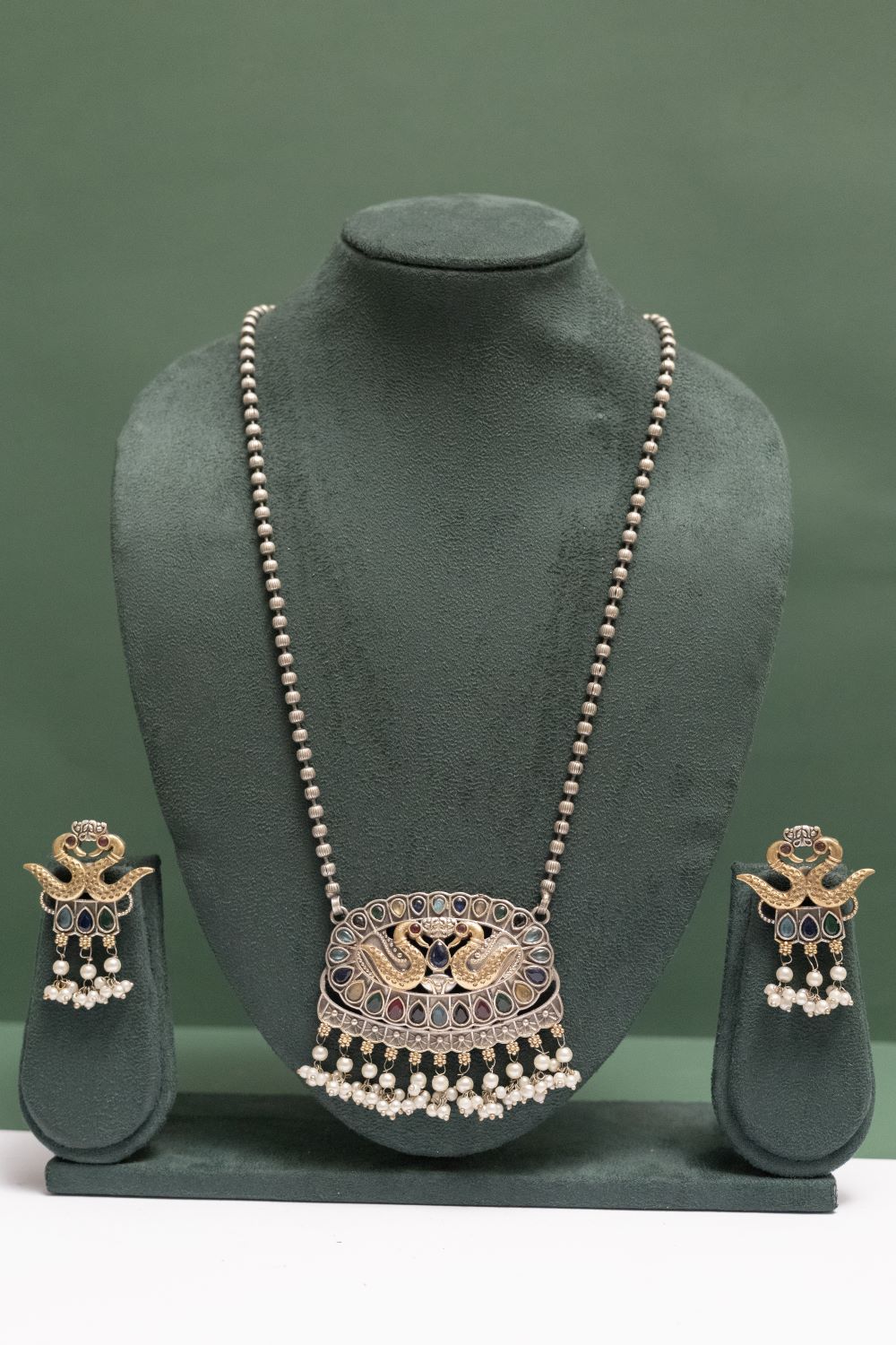 Silver Look-Alike Two Tone Chain Pendant