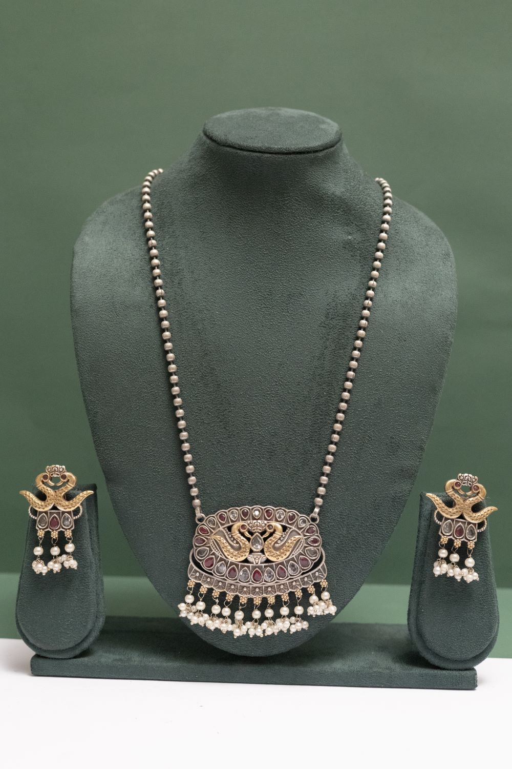 Silver Look-Alike Two Tone Chain Pendant