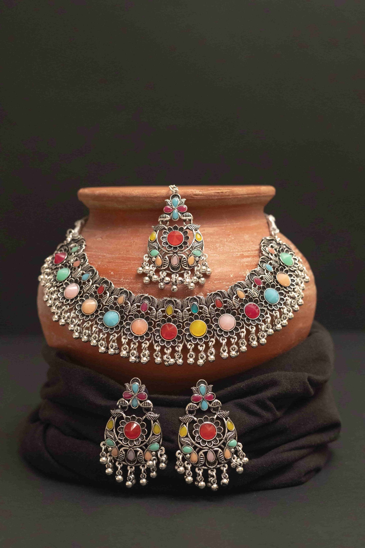 Oxodise Meena Choker Necklace Set with Round Cabochon Stones