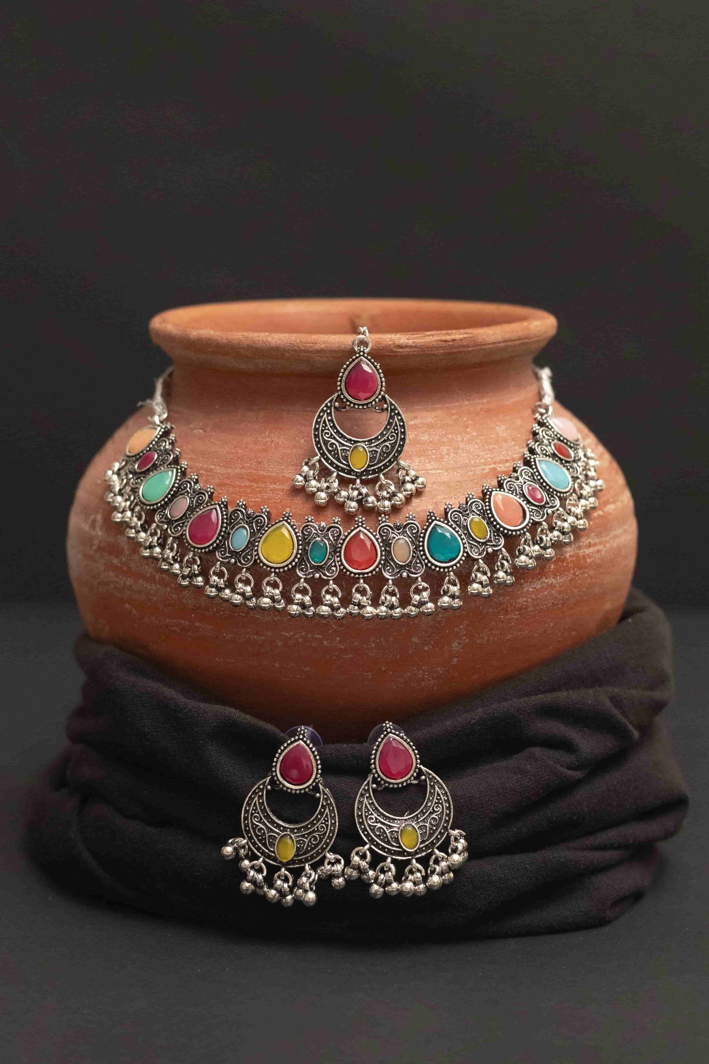 Oxodise Multi-Stone Choker Set with Earrings & Earrings
