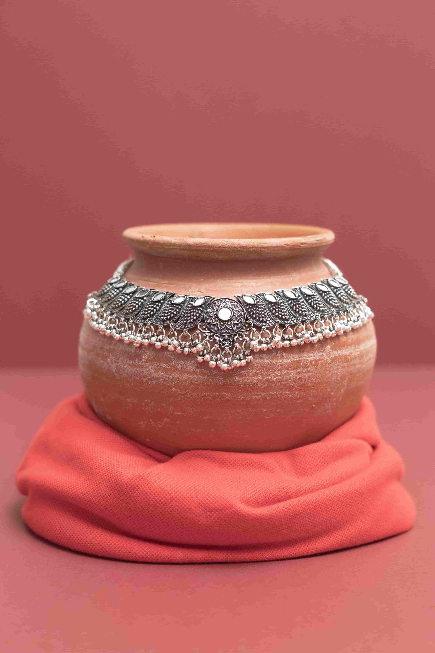 Oxodise Silver Mirror Necklace with Paisley Motifs