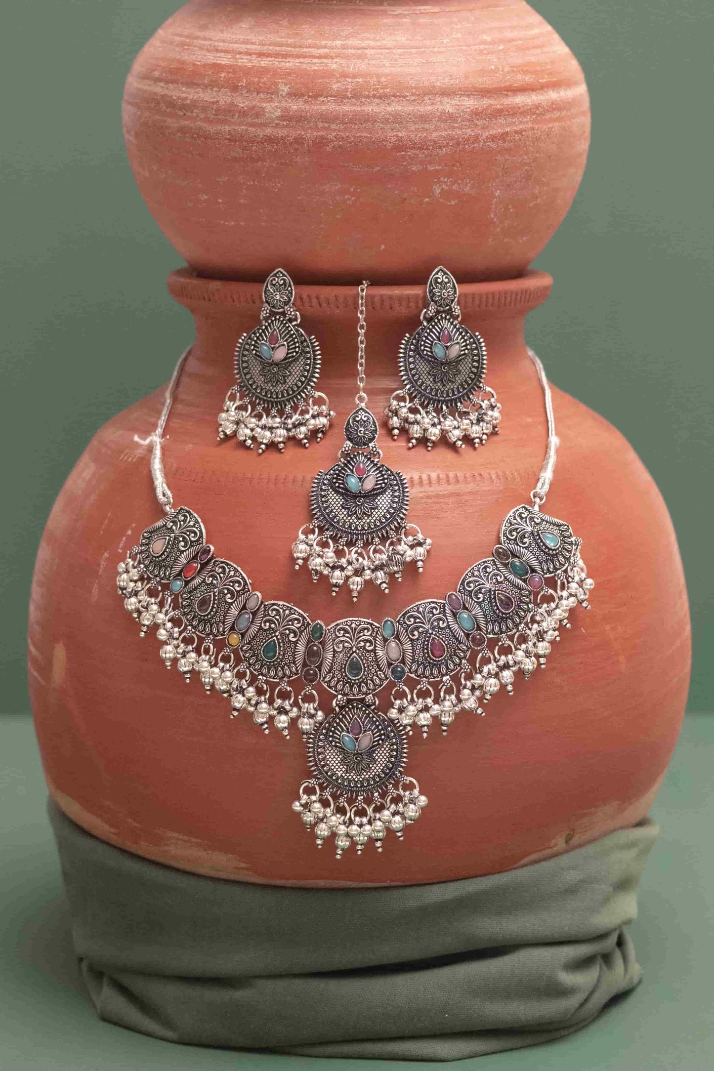 Oxodise Combo Multi Choker Necklace with Teardrop Cabochons