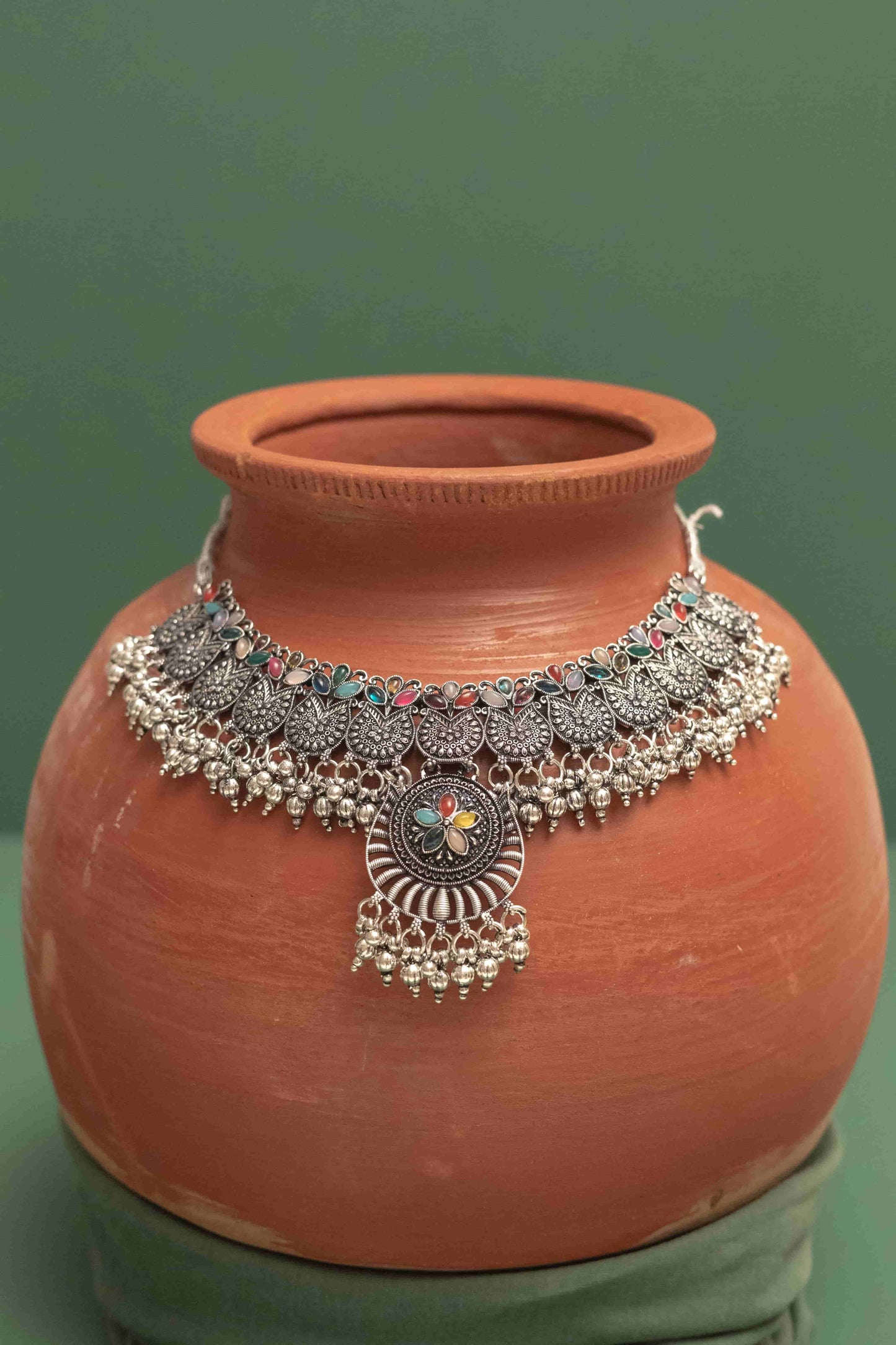 Oxodise Combo Choker Necklace with Teardrop Cabochon Flowers