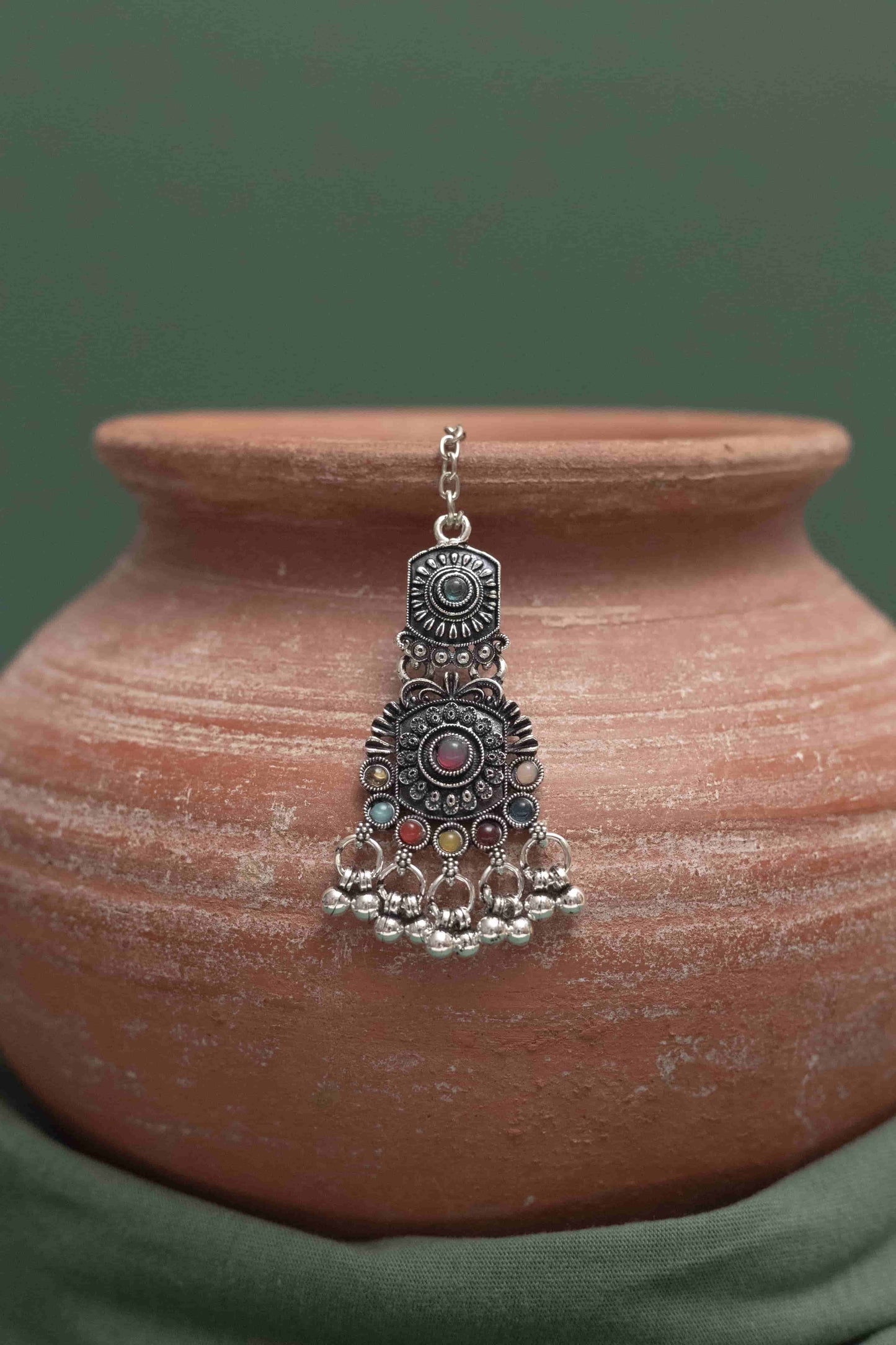 Oxodise Combo Choker Necklace with Round Multicolor Cabochons
