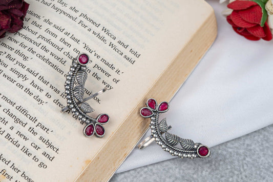 Silver Look-Alike Earring with Teardrop Cabochons and Leaf Pattern