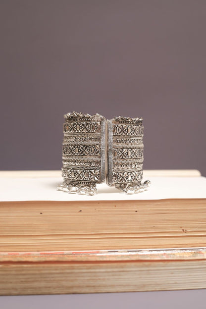 Oxodise Triple Layered Vine & Flower Kada
