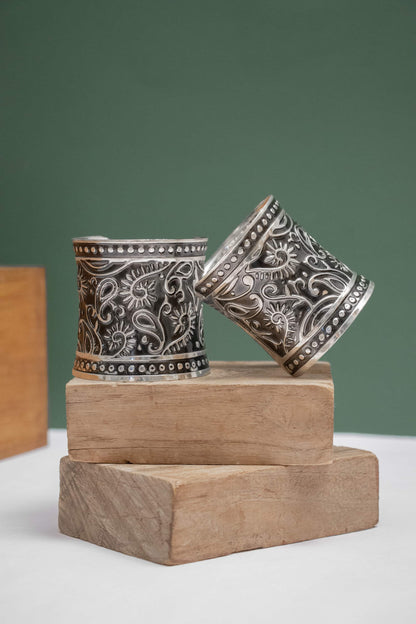 Openable Oxodise Majestic Paisley Crest Kada