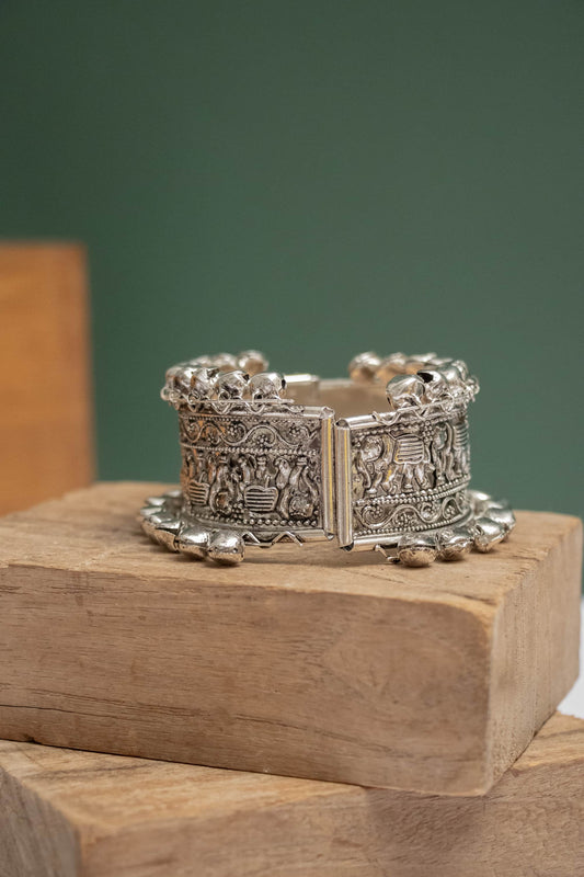 Oxodise Cavalcade Pattern Kada with Dangling Beads