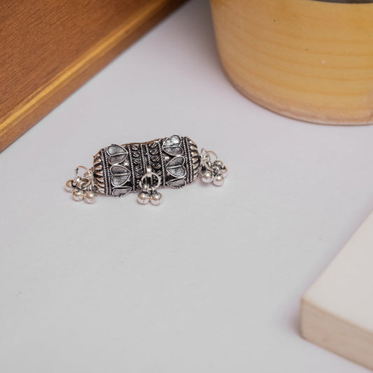 Oxodise Ring with Heartleaf Pattern with Dangling Beads