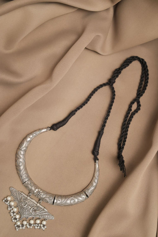 Silver Look-Alike Choker with Fan Shaped Charm with Dangling Beads