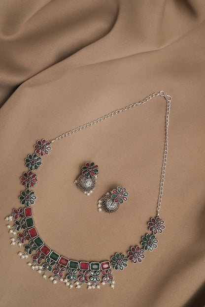Silver Look-Alike Floral Necklace