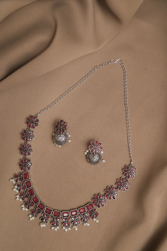 Silver Look-Alike Floral Necklace