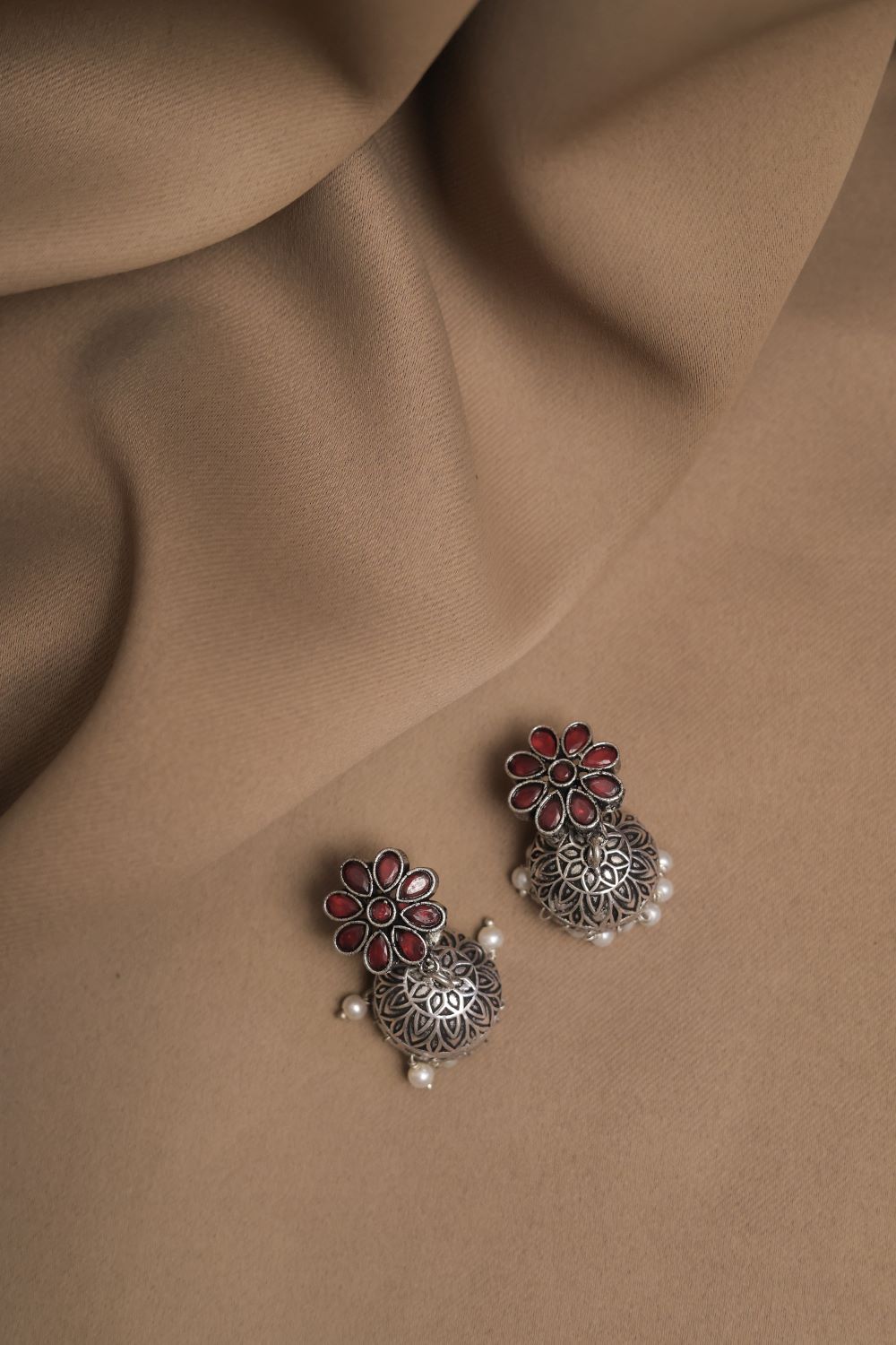 Silver Look-Alike Floral Necklace