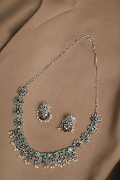 Silver Look-Alike Floral Necklace