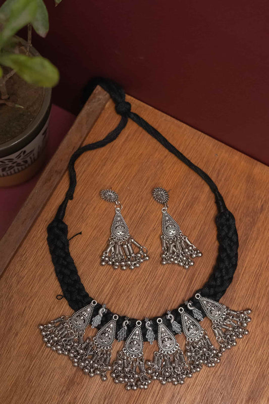 Oxodise Choker with Dangling Silver Beads