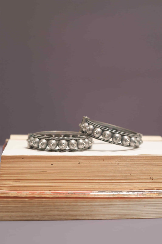 Silver Look-Alike Royal Bead Kada