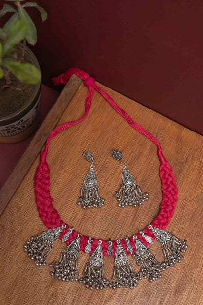Oxodise Choker with Dangling Silver Beads