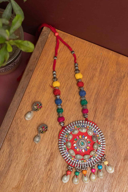 Fabric Kodi Necklace with Round Charm & Multicolor Stone