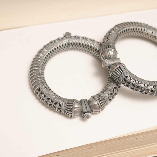 Silver Look-Alike Kada with Geometric Jaali & Ribbed Dome Accents