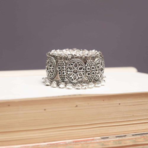 Oxodise Layered Floral Medallion Kada