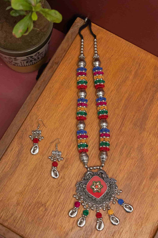 Oxodise Floral Charm with Dangling Silver Kodi