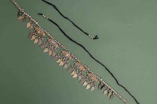 Oxodise Two Tone Belt with Dangling Leaves