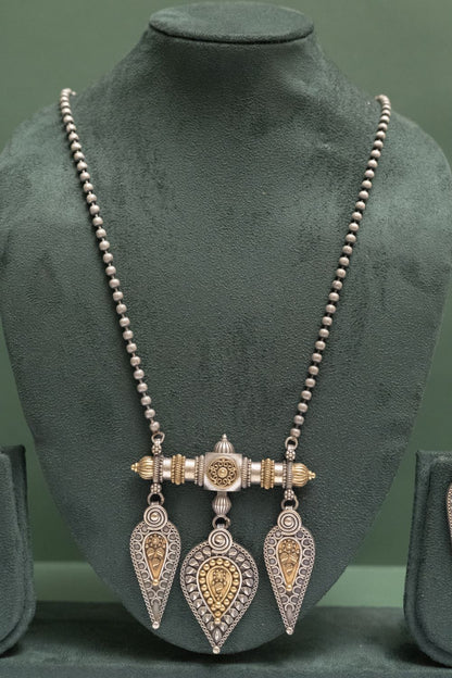 Silver Look-Alike Two Tone Chain Pendant with Tear Drops