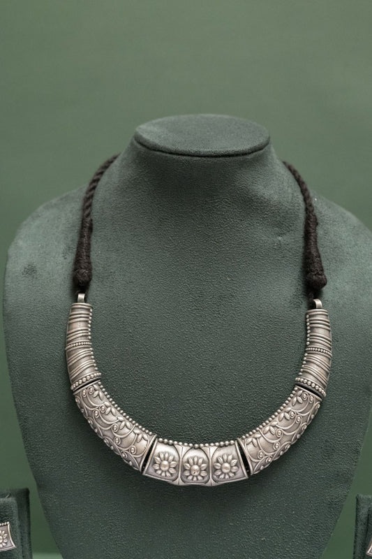 Silver Look-Alike Choker Set with Intricate Floral Carving