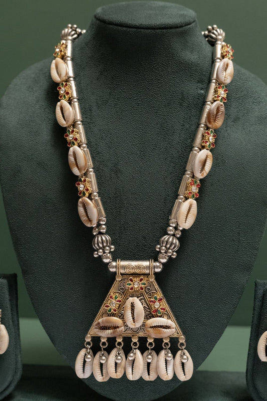 Oxodise Kodi Necklace with Triangle Charm