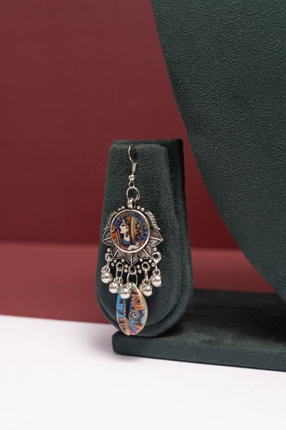 Oxodise Queen Pendant Necklace with Colorful Dangling Kodi
