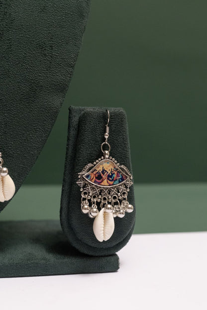 Oxodise Raas-Leela Pendant Necklace with Beads & Kodi (Cowrie)