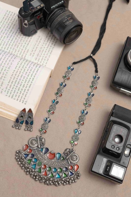 Oxodise Meena Necklace with Geometrical & Teardrop Cabochons
