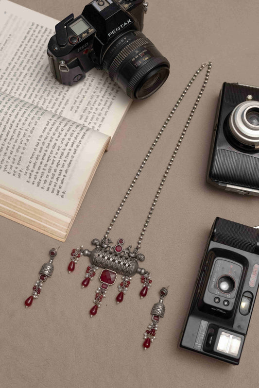Silver Look-Alike Necklace with Dangling Beads