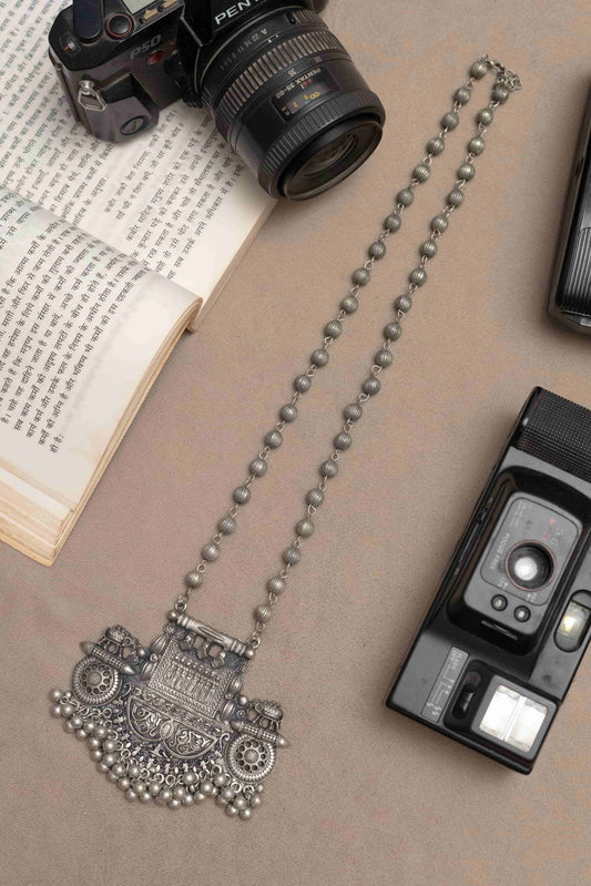 Oxodise Silver Antique Chain Pendant Necklace with Matching Earrings