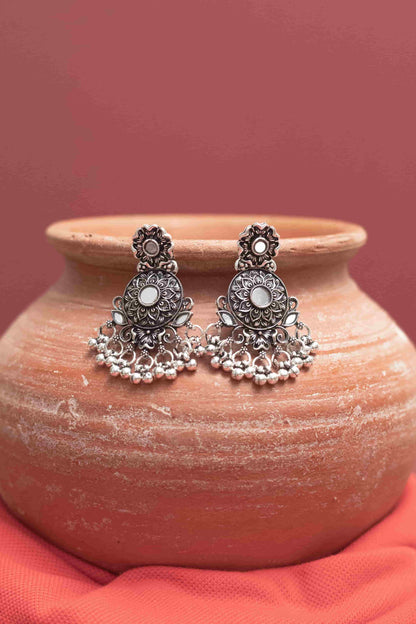 Oxodise Silver Mirror Necklace with Paisley Motifs