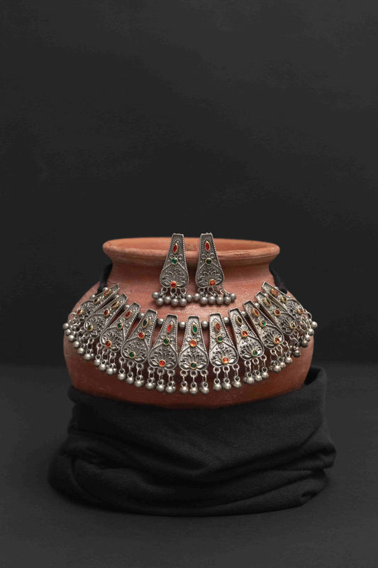 Oxodise Elongated Teardrop Pendant Units Choker Necklace